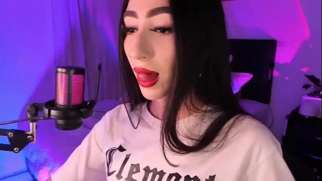 Image 3 of iammelody_ Stream on Chaturbate on 5 months ago