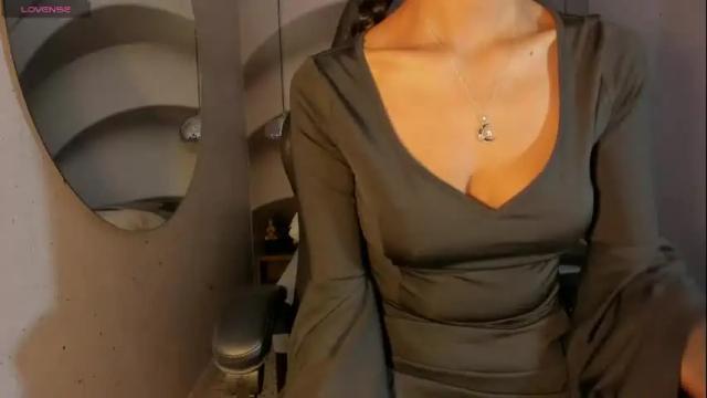 Image 4 of iamnayuta Stream on Chaturbate on 20 days ago