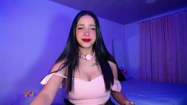 Image 2 of iamroxanne Stream on Chaturbate on 18 months ago