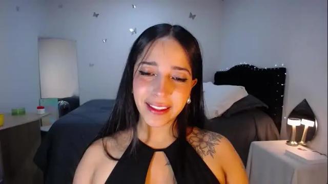 Image 4 of iamroxanne Stream on Chaturbate on 4 months ago
