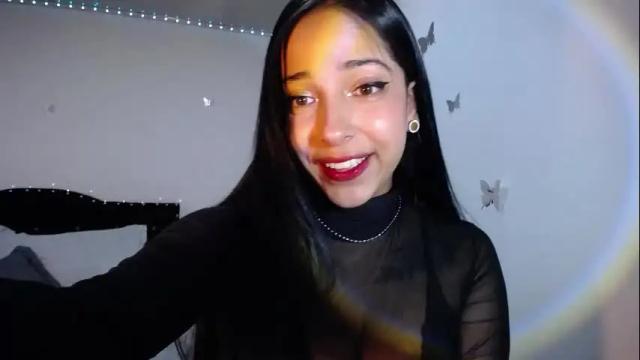 Image 3 of iamroxanne Stream on Chaturbate on 3 months ago