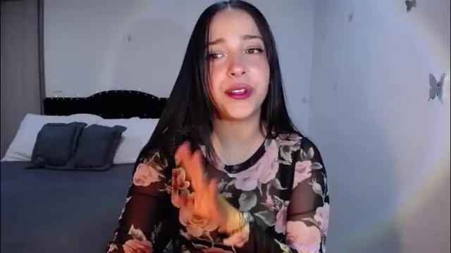 Image 2 of iamroxanne Stream on Chaturbate on 3 months ago
