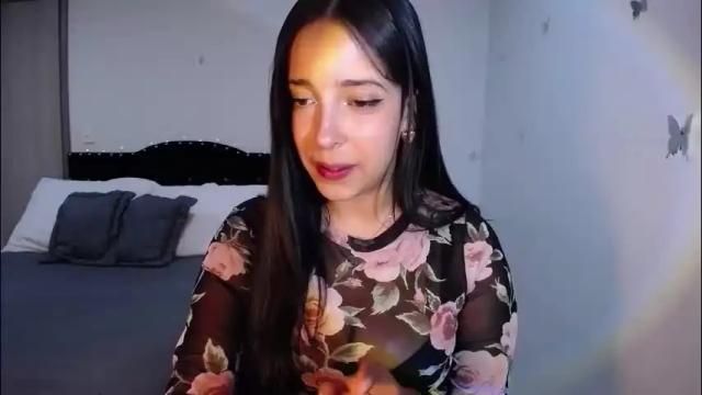 Image 3 of iamroxanne Stream on Chaturbate on 3 months ago