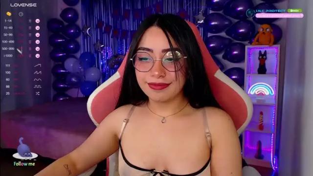 Image 3 of iamveroo Stream on Chaturbate on 14 months ago
