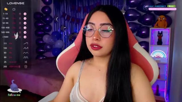 Image 10 of iamveroo Stream on Chaturbate on 14 months ago