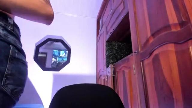 Image 12 of iamvicky_ Stream on Chaturbate on 24 months ago