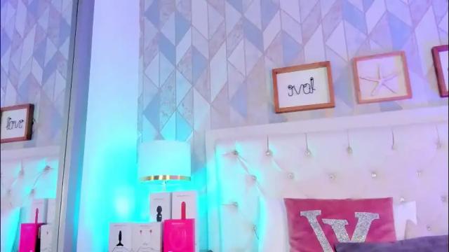 Image 11 of iara_smith_ Stream on Chaturbate on 21 days ago