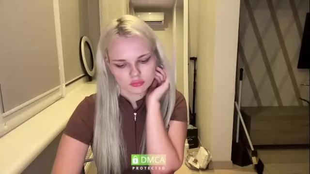 Image 10 of ice_kitten Stream on Chaturbate on 6 months ago