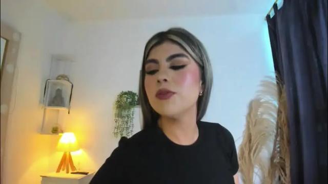 Image 4 of ice_y_abigail Stream on Chaturbate on 1 month ago