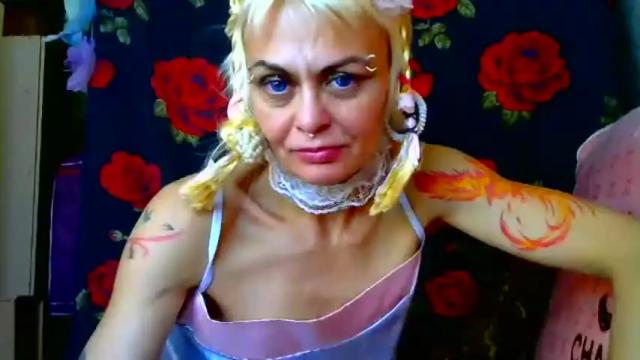 Image 8 of icecandychokolade Stream on Chaturbate on 19 months ago