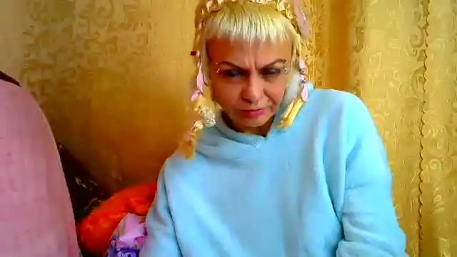 Image 11 of icecandychokolade Stream on Chaturbate on 18 months ago