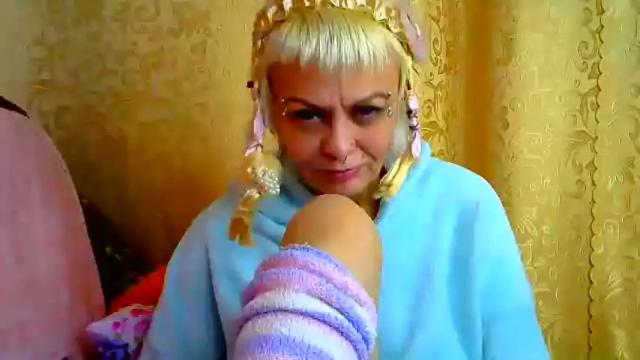 Image 3 of icecandychokolade Stream on Chaturbate on 18 months ago
