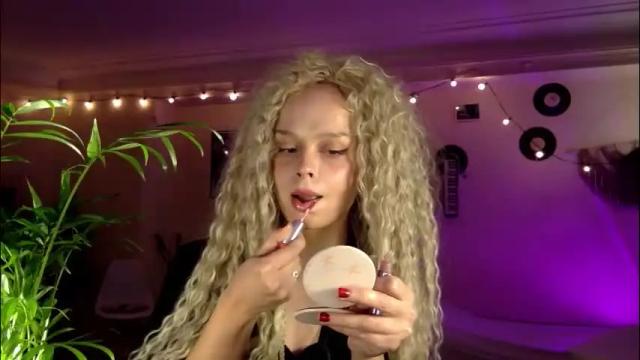 Image 2 of icecreamamy Stream on Chaturbate on 12 days ago