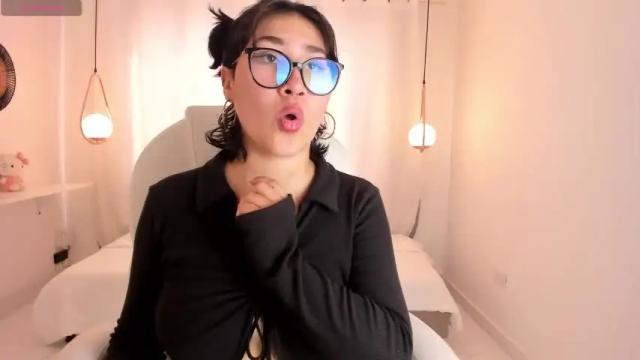 Image 4 of iconic_cherry Stream on Chaturbate on 19 months ago