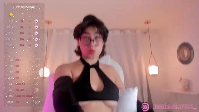 Image 4 of iconic_cherry Stream on Chaturbate on 18 months ago