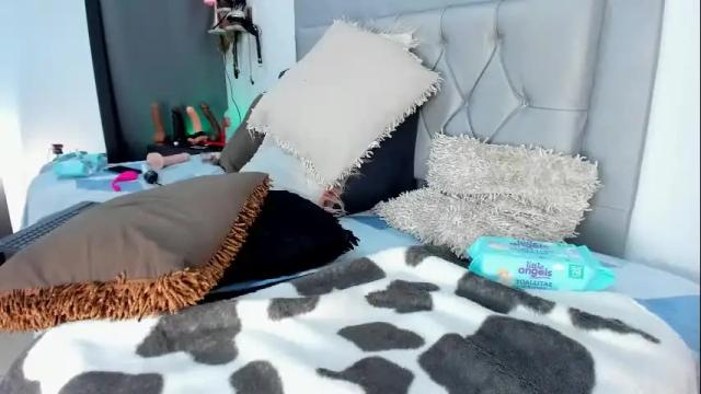 Image 7 of idaly_lovepussy Stream on Chaturbate on 8 days ago