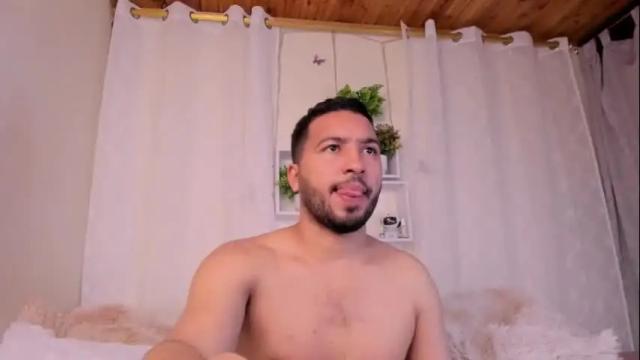 Image 2 of idara_and_edahi Stream on Chaturbate on 27 days ago