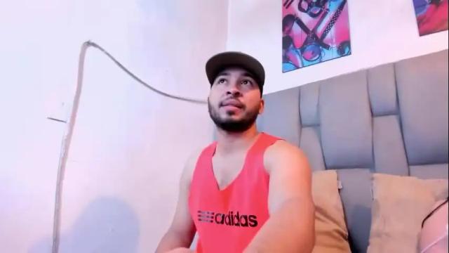 Image 4 of idara_and_edahi Stream on Chaturbate on 25 days ago