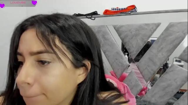 Image 8 of idarazanin24 Stream on Chaturbate on 2 months ago