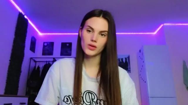 Image 3 of idealova Stream on Chaturbate on 14 months ago