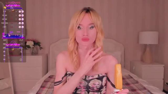 Image 3 of idealovnet Stream on Chaturbate on 13 months ago