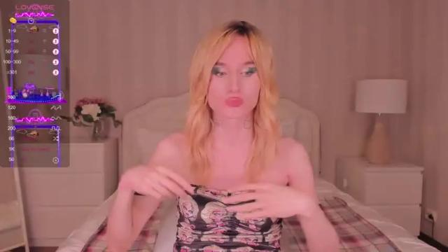 Image 7 of idealovnet Stream on Chaturbate on 13 months ago
