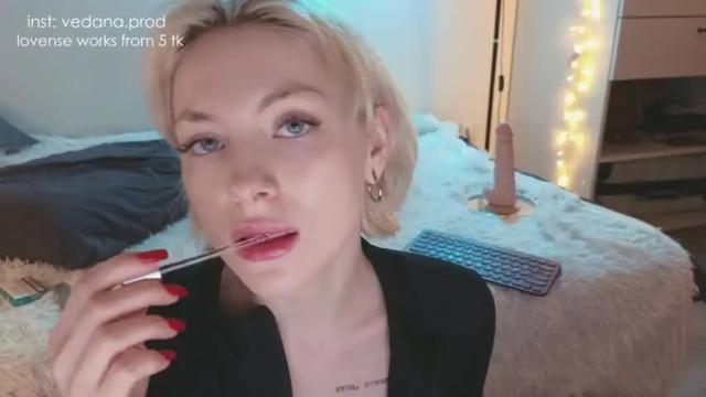 Image 4 of iggy_petrovna Stream on Chaturbate on 15 months ago