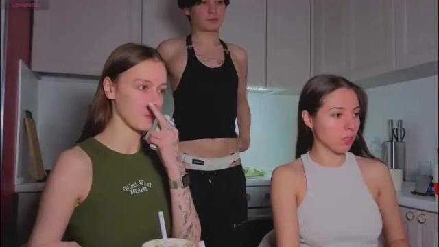 Thumbnail 1, ihavepaws33's Stream at Chaturbate, 1 month ago