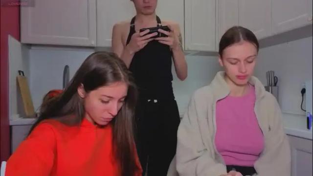 Thumbnail 1, ihavepaws33's Stream at Chaturbate, 1 month ago