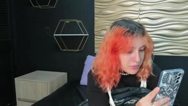 Image 2 of iiam_valentinaa Stream on Chaturbate on 13 months ago