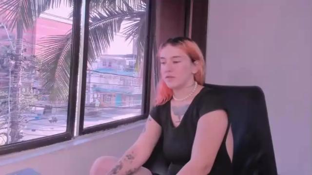 Image 8 of iiam_valentinaa Stream on Chaturbate on 13 months ago