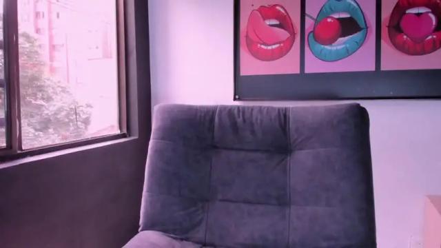 Image 2 of iiam_valentinaa Stream on Chaturbate on 12 months ago