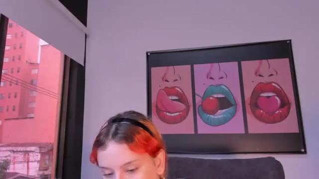 Image 3 of iiam_valentinaa Stream on Chaturbate on 14 months ago