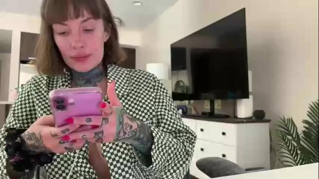 Image 4 of iiixbostonxiii Stream on Chaturbate on 29 days ago