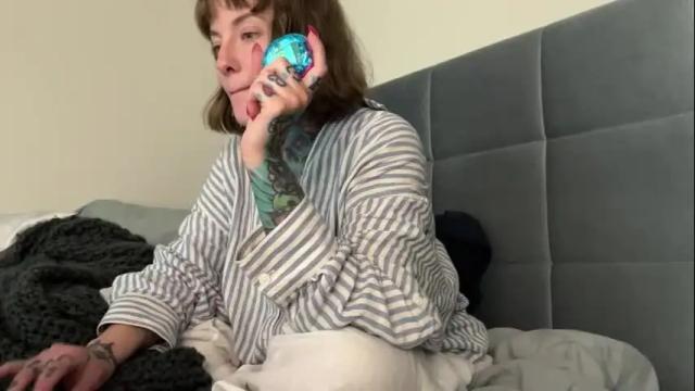 Image 2 of iiixbostonxiii Stream on Chaturbate on 23 days ago