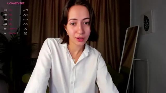 Image 3 of iiris_angel Stream on Chaturbate on 15 months ago