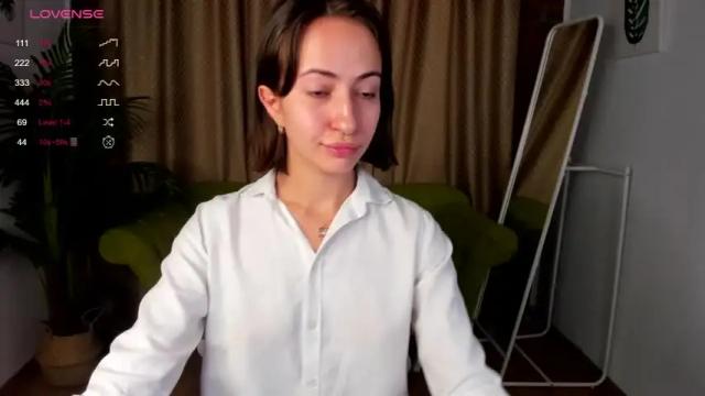 Image 8 of iiris_angel Stream on Chaturbate on 15 months ago