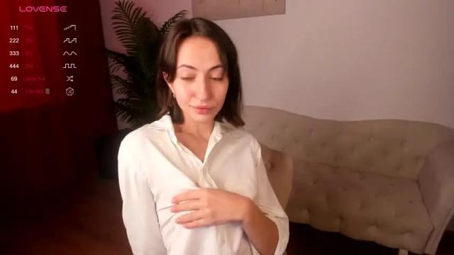 Image 10 of iiris_angel Stream on Chaturbate on 14 months ago
