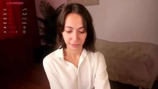 Image 11 of iiris_angel Stream on Chaturbate on 14 months ago