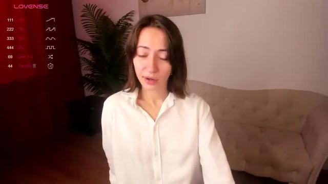 Image 2 of iiris_angel Stream on Chaturbate on 14 months ago