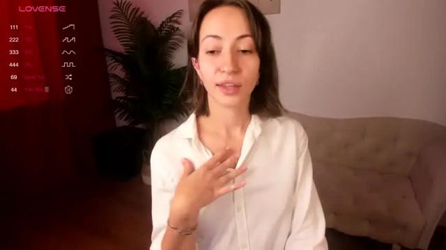 Image 8 of iiris_angel Stream on Chaturbate on 14 months ago