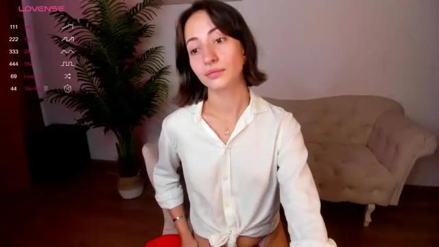 Image 11 of iiris_angel Stream on Chaturbate on 13 months ago