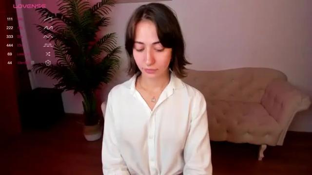 Image 12 of iiris_angel Stream on Chaturbate on 13 months ago