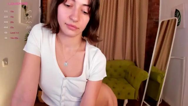 Image 8 of iiris_angel Stream on Chaturbate on 13 months ago