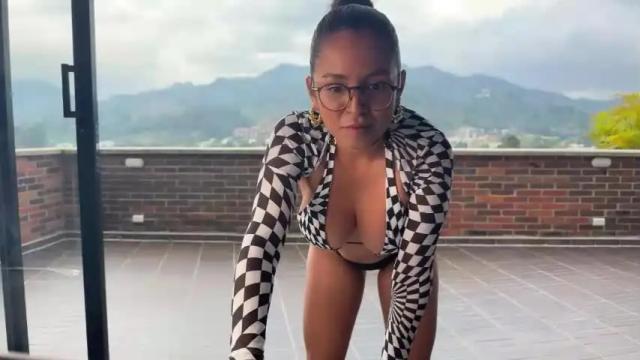 Image 11 of illaroom Stream on Chaturbate on 13 months ago