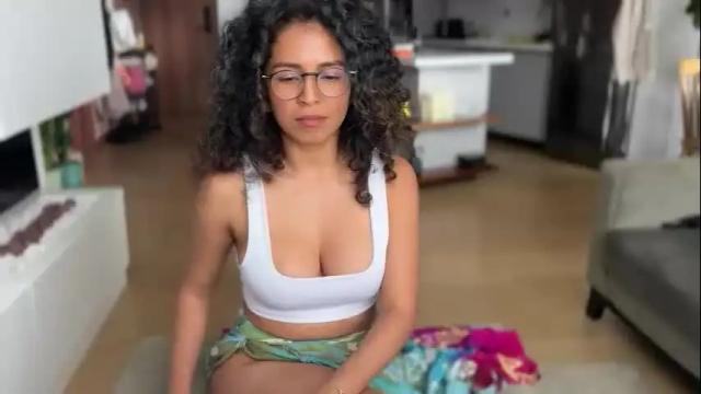Image 2 of illaroom Stream on Chaturbate on 1 month ago