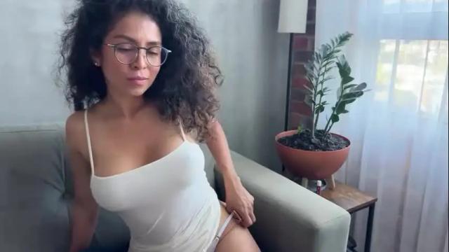 Image 12 of illaroom Stream on Chaturbate on 9 days ago