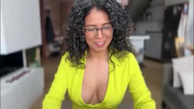 Image 3 of illaroom Stream on Chaturbate on 19 days ago