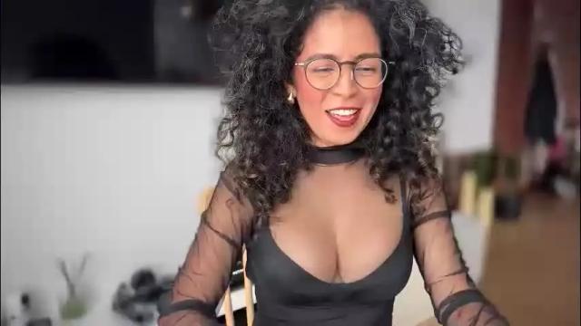 Image 7 of illaroom Stream on Chaturbate on 15 days ago