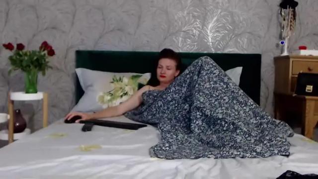 Image 2 of illegalbeauty87 Stream on Chaturbate on 12 months ago